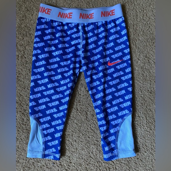 Girls Nike Capris - Picture 1 of 3
